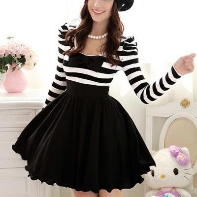 Cute Black And White Stripes Pleated Dress With Bow