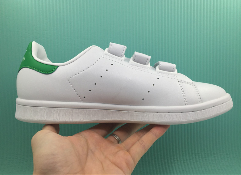 Minimal White Trainers With Velcro Straps Closure