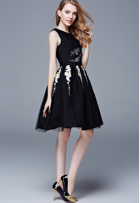 Gauze Embroidery Round Collar Sleeveless Full-skirted Dress HL on Luulla